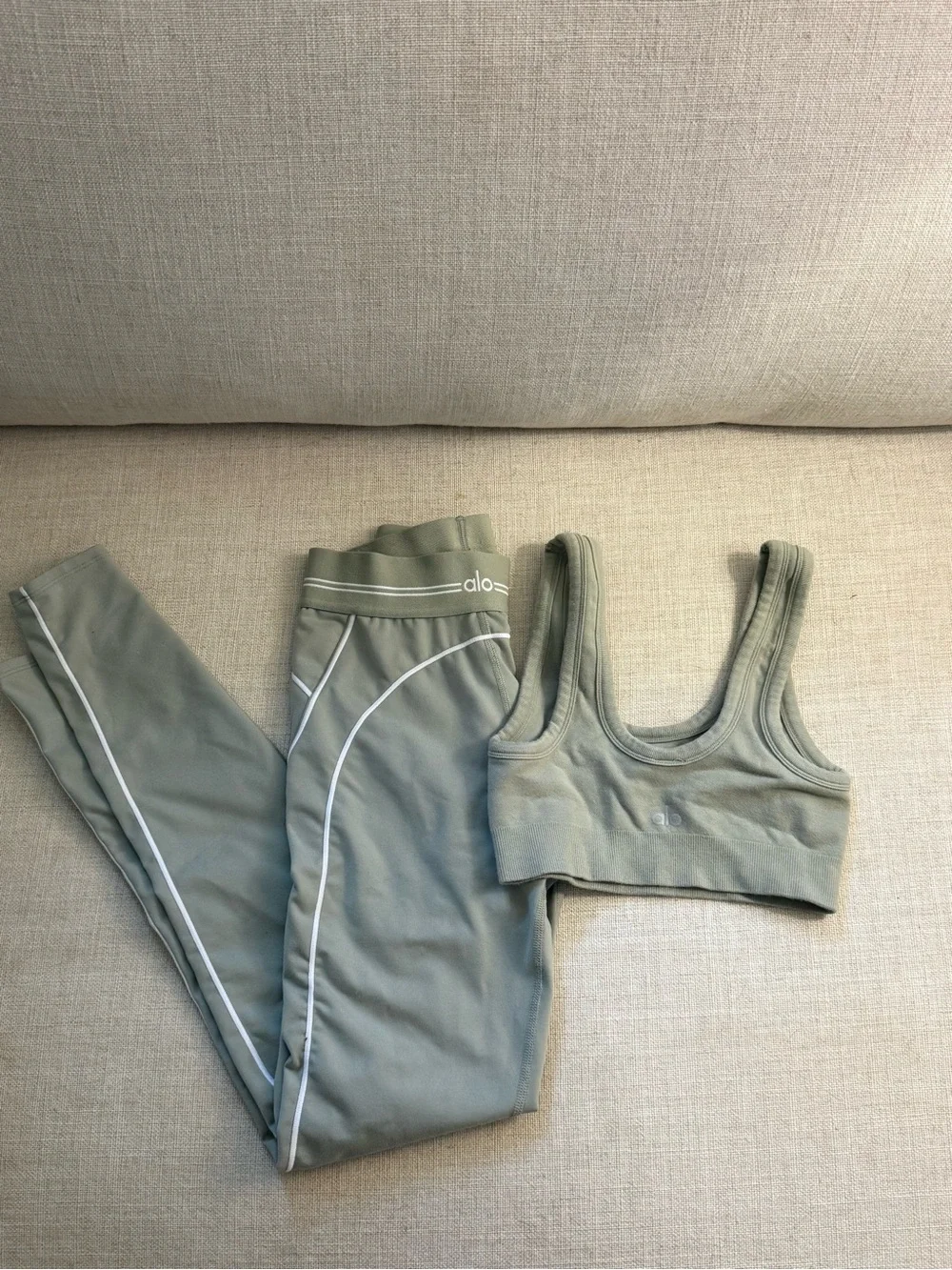 Alo Matching Set